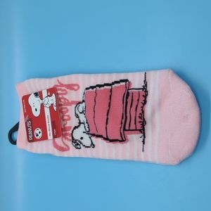 Peanuts Snoopy Pink No Show Socks Size 4-10 (1 Pair)